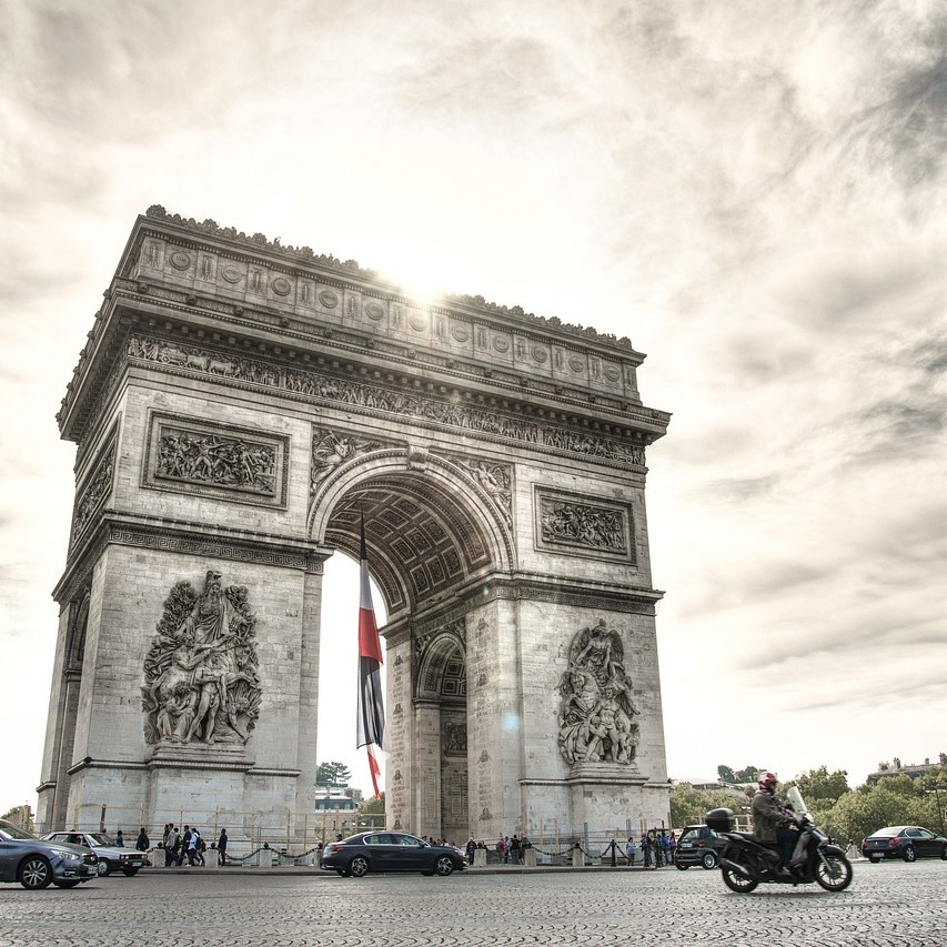 Arc de triomphe sur les Champs-Elysées